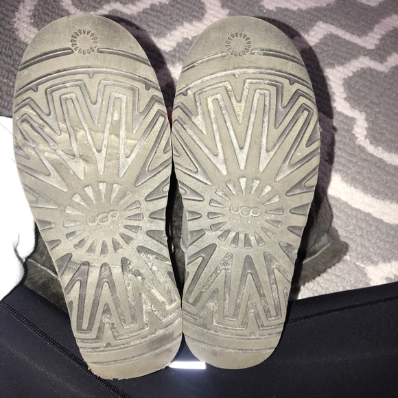 Bailey button UGGS - Picture 6 of 6